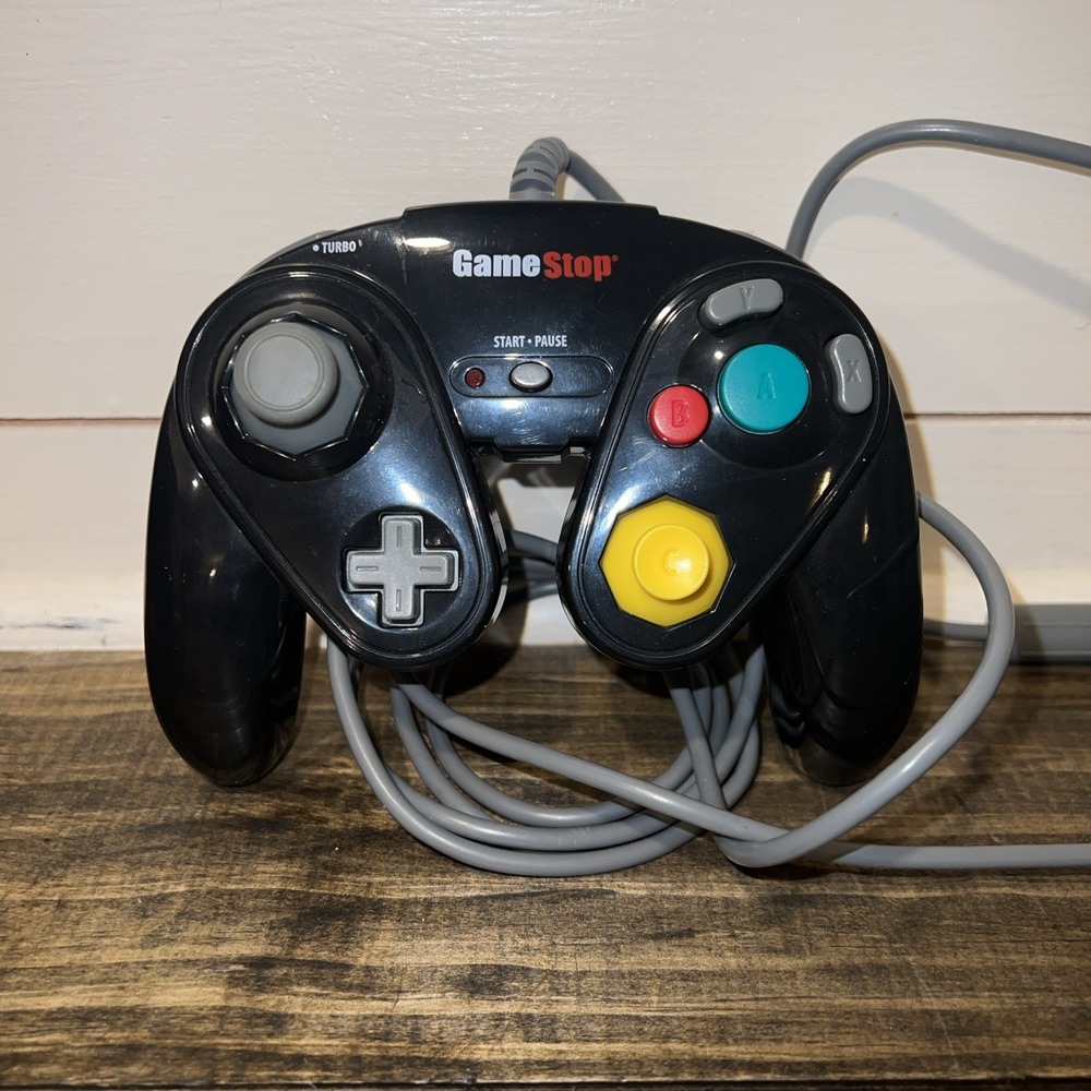 Game Stop Nintendo GameCube/ Wii Wired Controller- Black